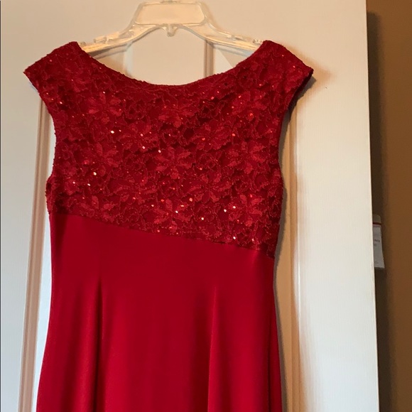 Red knee-length dress. Women’s size 6. VGUC - Picture 4 of 5